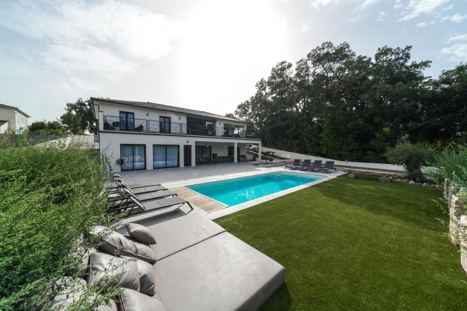 Tres Belle Villa A Ghisonaccia Avec Piscine Chauffee Exteriér fotografie
